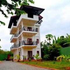 Blue Sky Hotel Yala