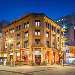 萨沃伊探索酒店