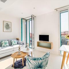 NEW ! SEA VIEW Design + Balcony 203