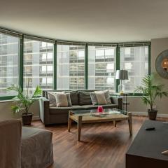 ENVITAE 3BR Downtown Luxurious Suite Views & Pool