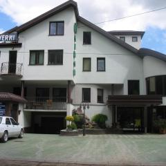 Adeo Hostel