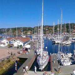 Henåns Hostel in the Marina