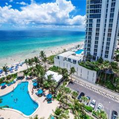 Tides Apt on Hollywood Beach