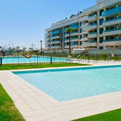 Playa Los Álamos, descanso y ocio en Torremolinos