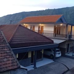 Holiday Home Anggun Bromo