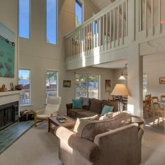 Sunny Daze at Dollar Point by Tahoe Getaways - Tahoe Classic w Open Floor Plan, Wood Fireplace, Close to Lake!