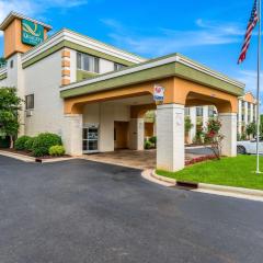 Quality Inn Huntersville near Lake Norman