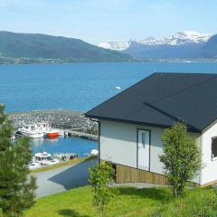 Two-Bedroom Holiday home in Lauvstad 1