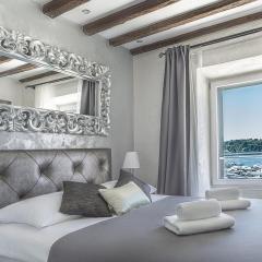Royal View