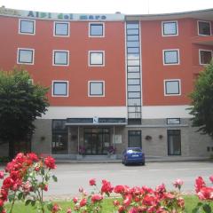 Hotel Alpi Del Mare