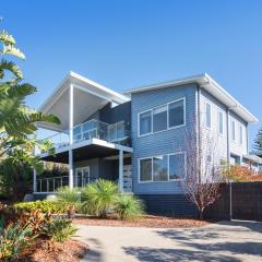 Casa Azzura - beachside entertainer