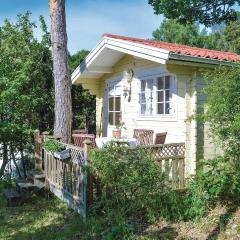 Gorgeous Home In Sr With Kitchenette