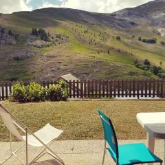 Apartment on the ground floor in Le Chazelet facing the Meije & its glacier