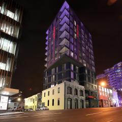 Ramada Suites Victoria Street West