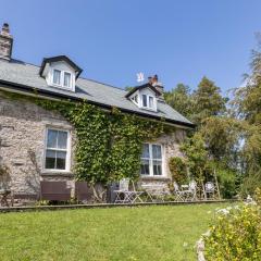 Woodhaven - Luxury 4 bedroom rural retreat with hot tub near to Lake District