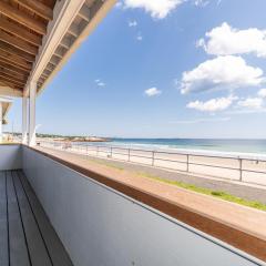 Ocean Front Cottage - Long Beach