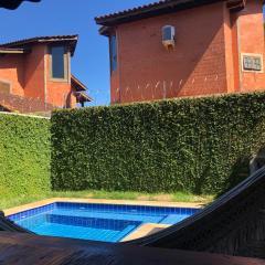 Casa em Condomínio com Piscina Privativa
