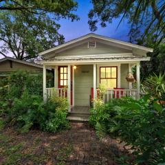 Charming 1923 Cottage at Erehwon Retreat