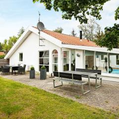 8 person holiday home in Ebeltoft-By Traum