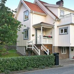 4 person holiday home in Sk rhamn