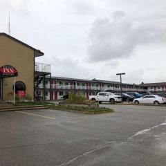 Red Deer Inn & Suites