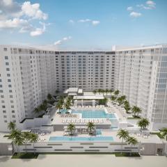 The Roney Palace Condo #1006 - Minimum rental period of 30 days