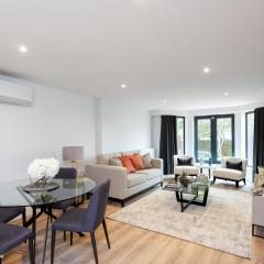 The Carlyle - Stunning Serviced Apartments