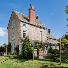 Magnificent Clarence cottage!