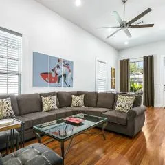 Cozy and Charming House with Luxury Amenities