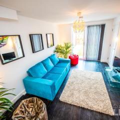 NEW Spacious Modern Townhouse FREE Private Parking