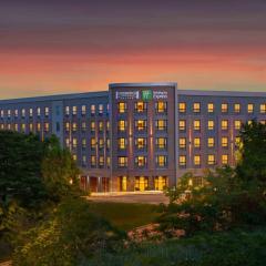 Staybridge Suites - Quincy, an IHG Hotel