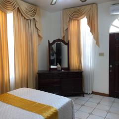 GoldenView Guesthouse Ocho Rios