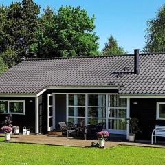10 person holiday home in Løgstør-By Traum