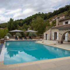 Magnificent villa in the south of the Ard che