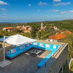 Exceptional 5 Star villa with breathtaking views, Sauna and fitness studio