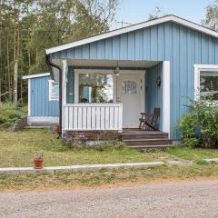 Nice Home In Vassmolösa With Kitchen