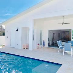 NEW! Perfect Naples - HEATED SALTWATER POOL