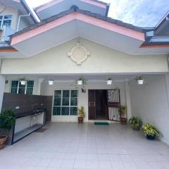 HILLVIEW HOMESTAY