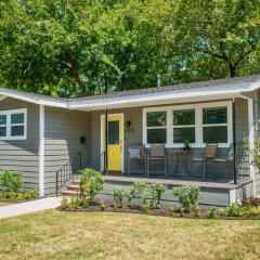 Walk to the Silos! 3 Bed 1960's Bungalow near Baylor