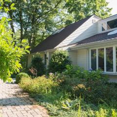 2-Br Stylish Apt & Sauna in Woods. 24/7 check-in.