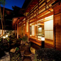 庭之宿 新大阪日本庭園の家 -Residence inn Niwanoyado-