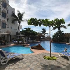 Costa Bonita Condominiums & Beach Resort - Primer planta