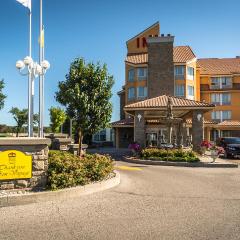 Monte Carlo Inn Barrie - Newly Renovated