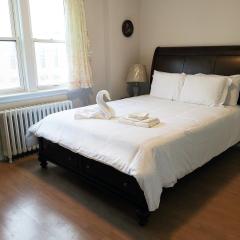 Cozy Private Rm Heart of North York Free Parking Full Kitchen Close to Downtown