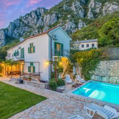 VILLA BARETIC