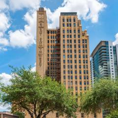 Cambria Hotel Houston Downtown Convention Center