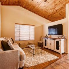 Family Home - Walk to Golf Course and Park