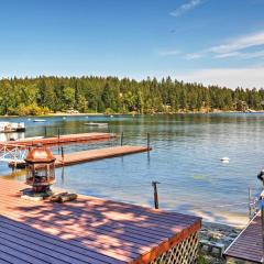 Newport Cabin with Lakefront Private Porch and Grill!