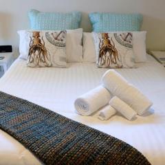 THE TIN SHED Couples accommodation at Bay of Fires