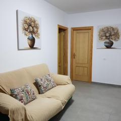 Apartamento privado en una zona tranquila y próxima al aeropuerto TF norte y a la ciudad de San Cristóbal de la Laguna .